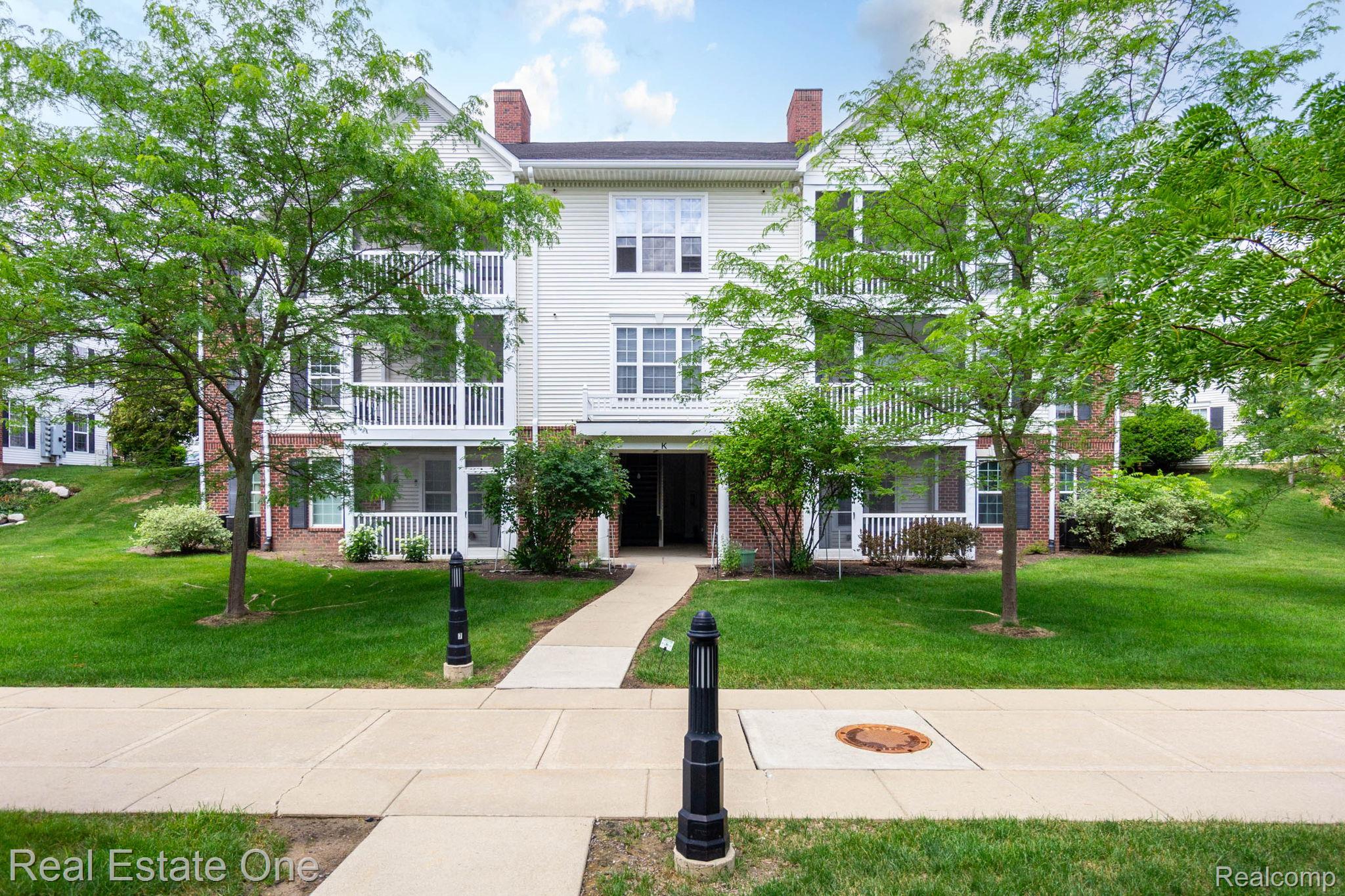 934 W Summerfield Glen Circle