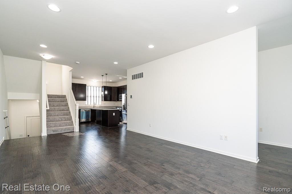 4637 BRADLEY Circle