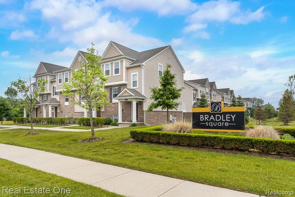 4637 BRADLEY Circle