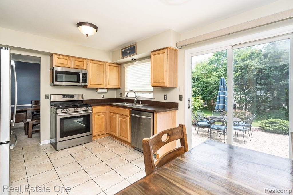 606 Whitney Drive