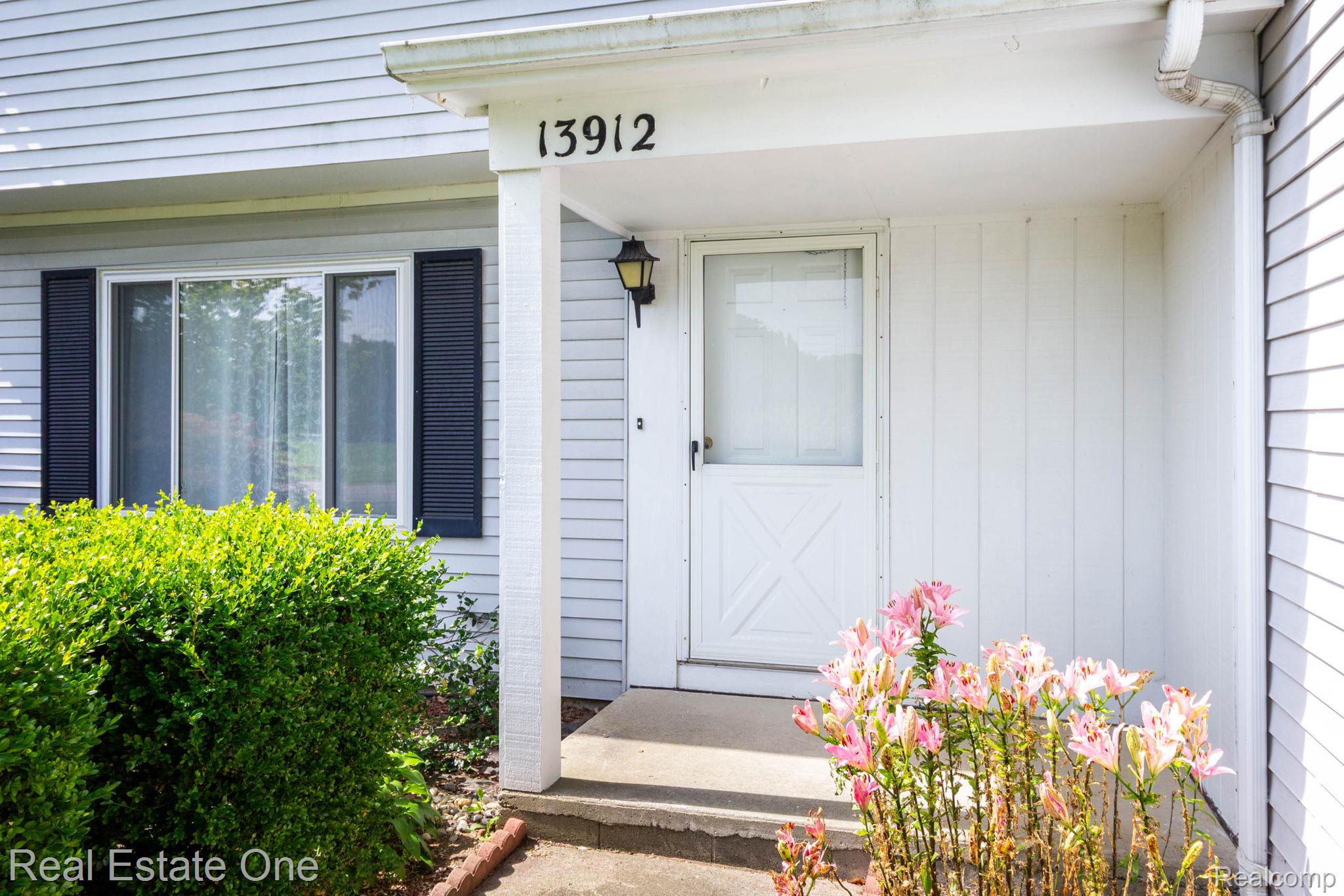 13912 Clinton River Road