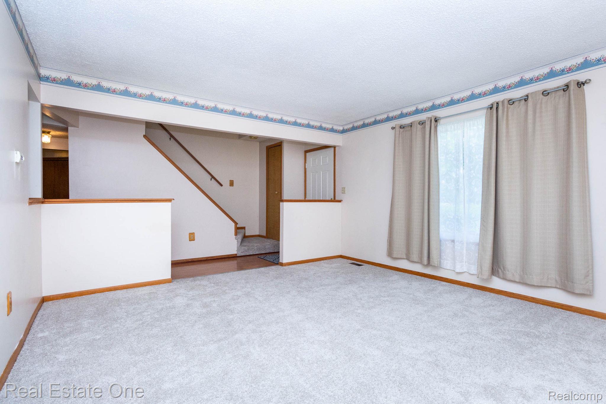 13912 Clinton River Road