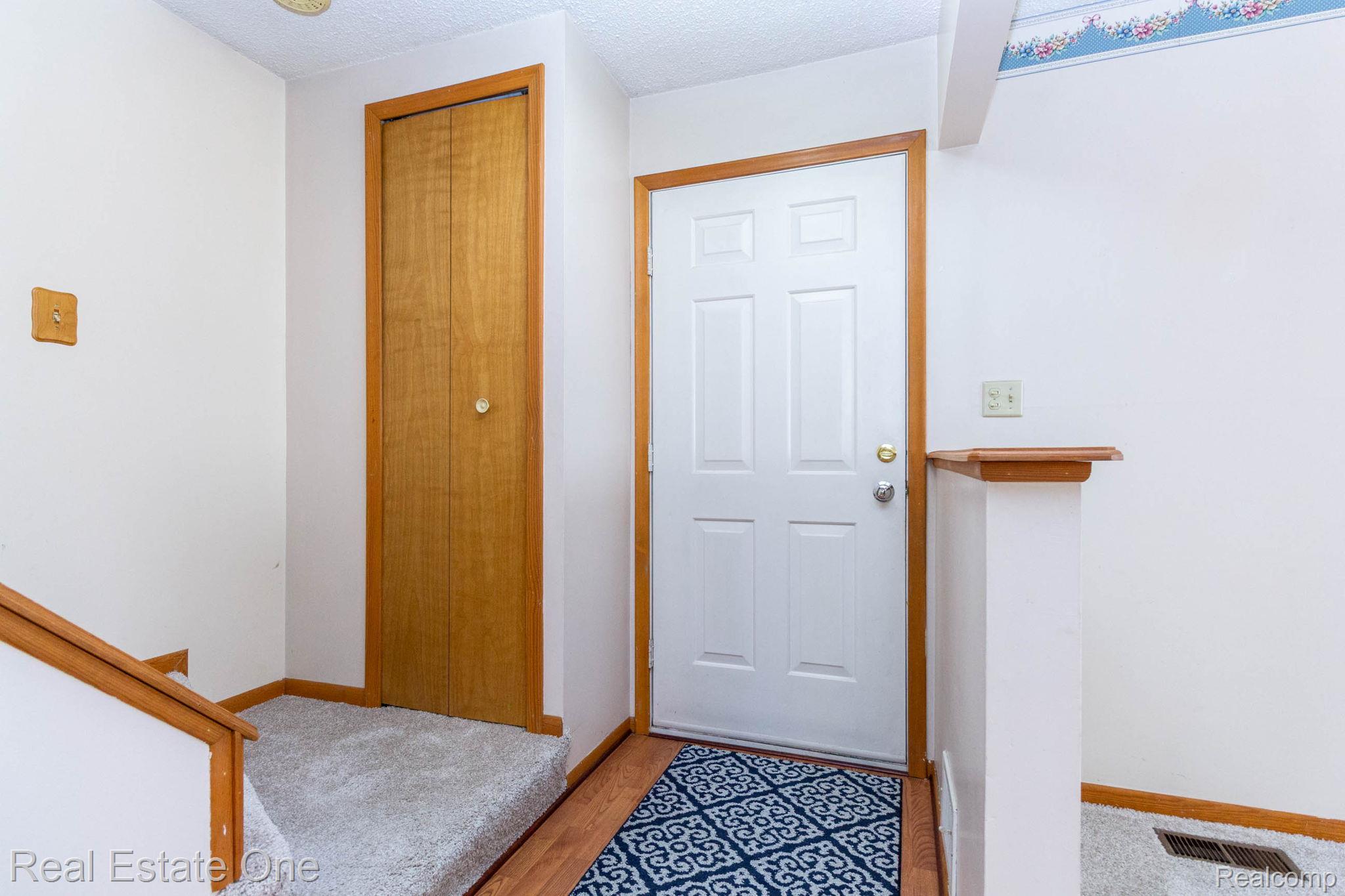 13912 Clinton River Road