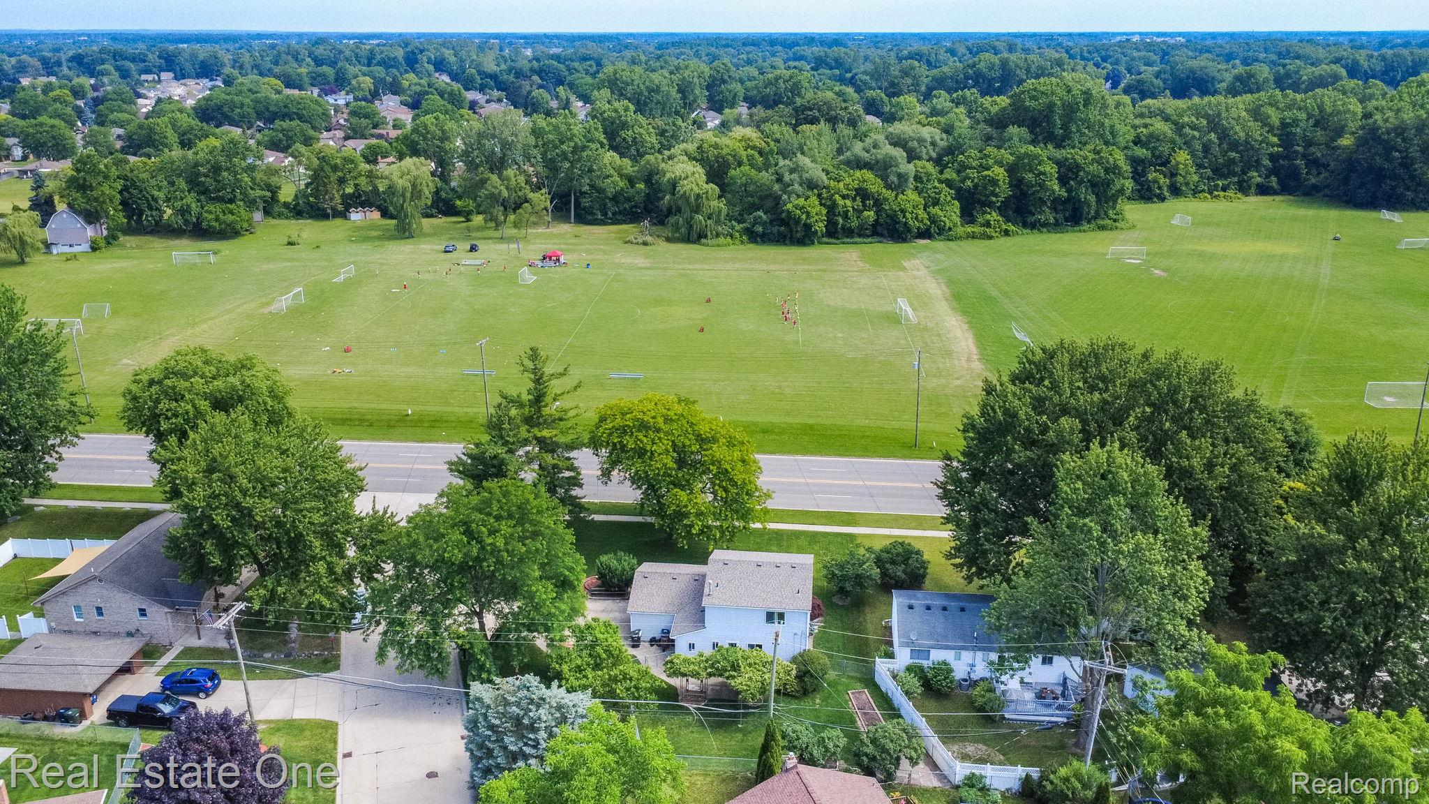 13912 Clinton River Road