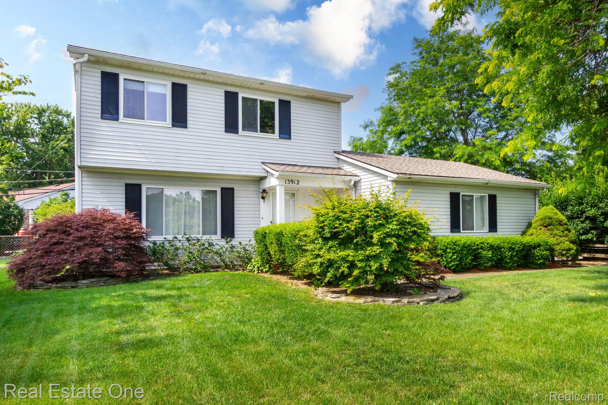 13912 Clinton River Road