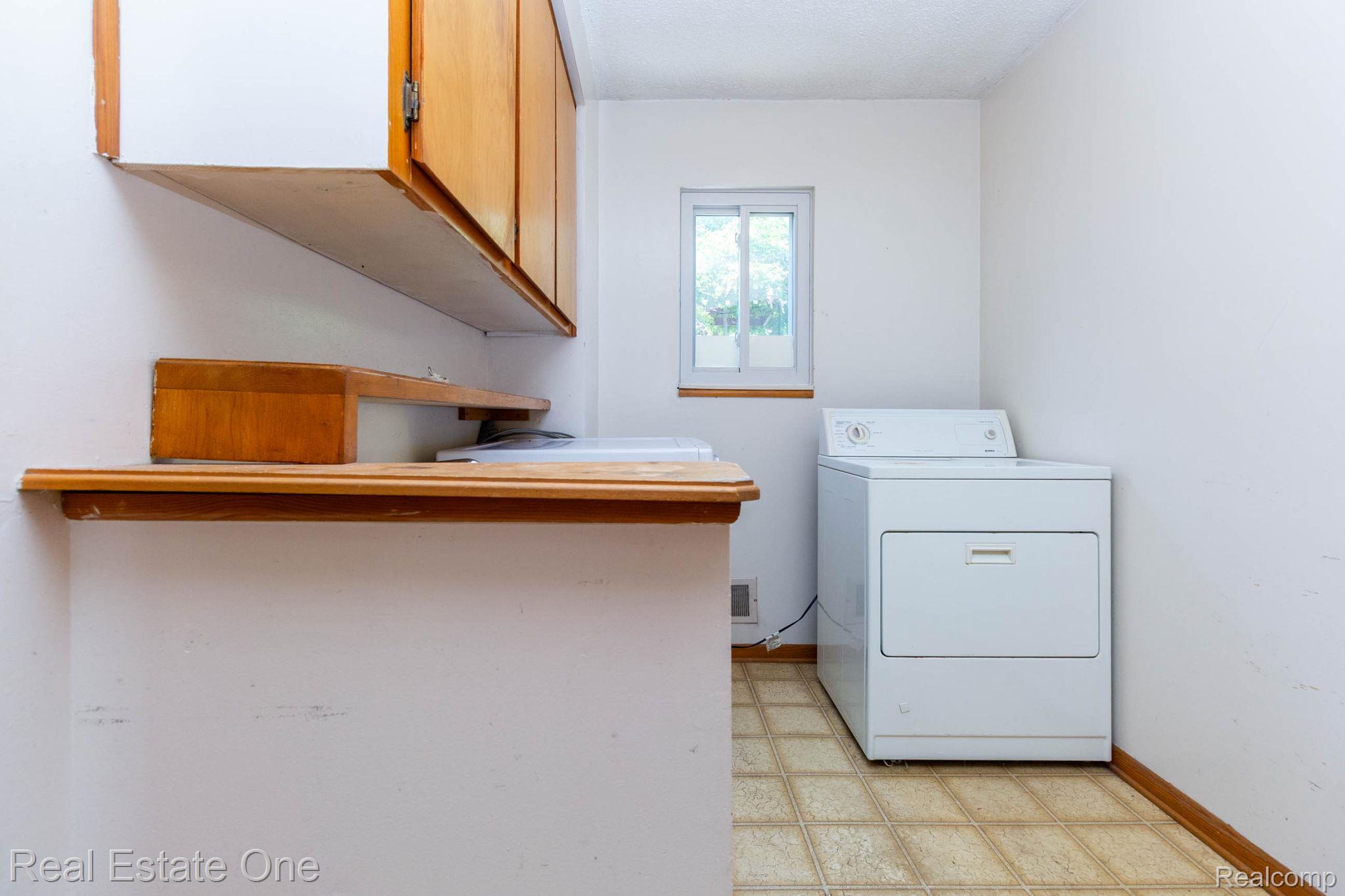 13912 Clinton River Road