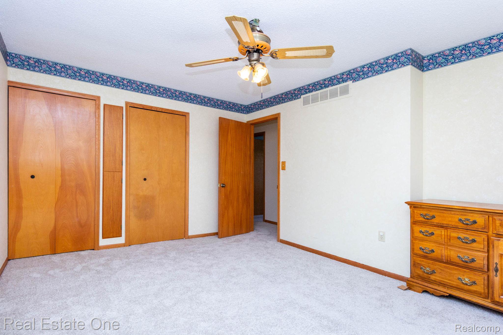 13912 Clinton River Road