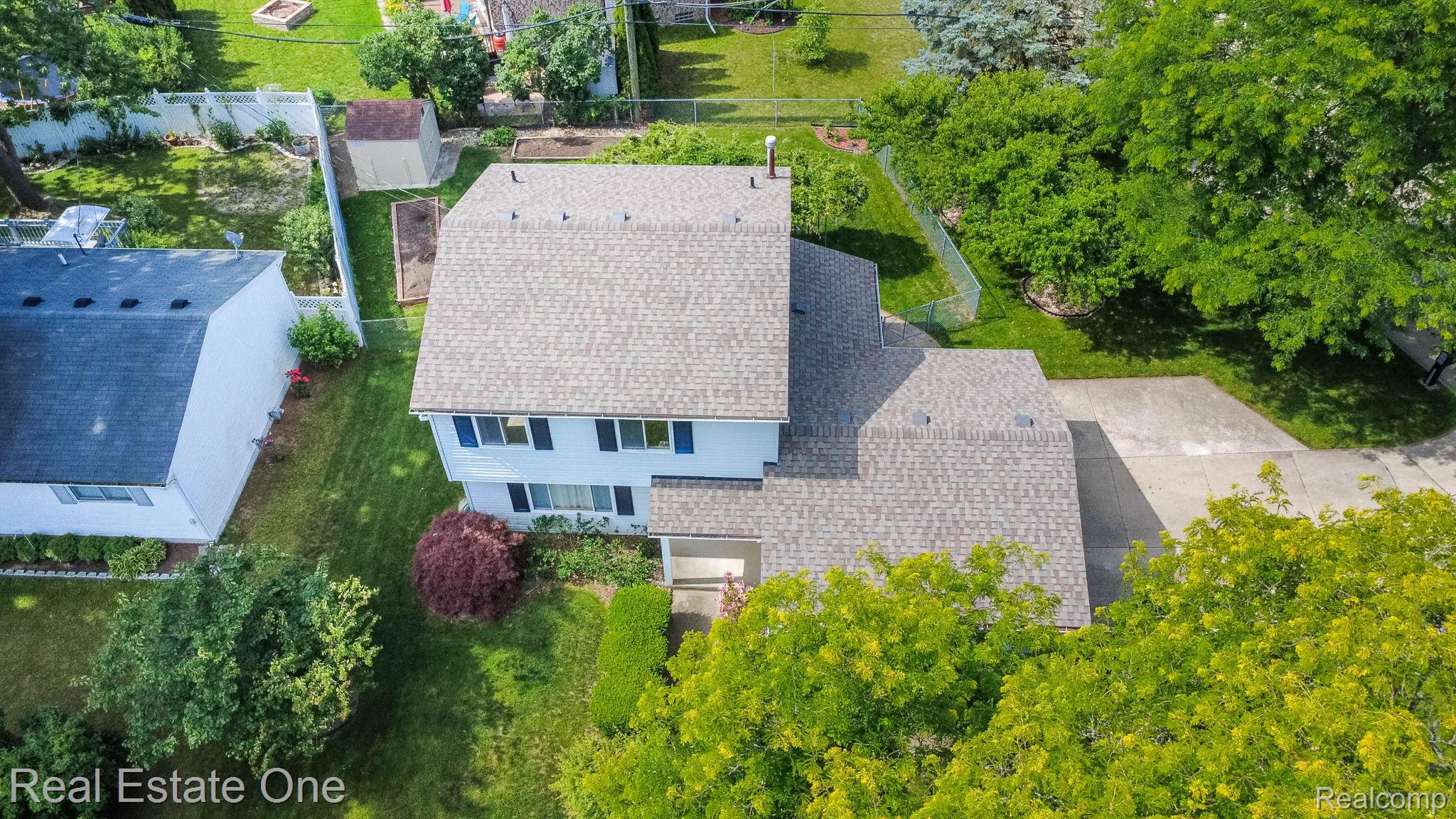 13912 Clinton River Road