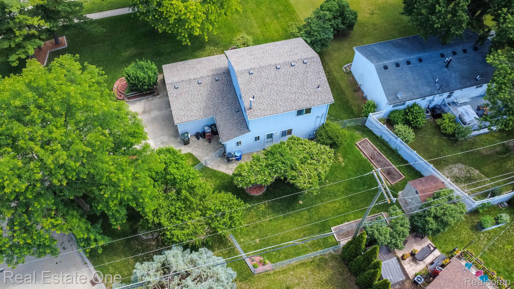 13912 Clinton River Road
