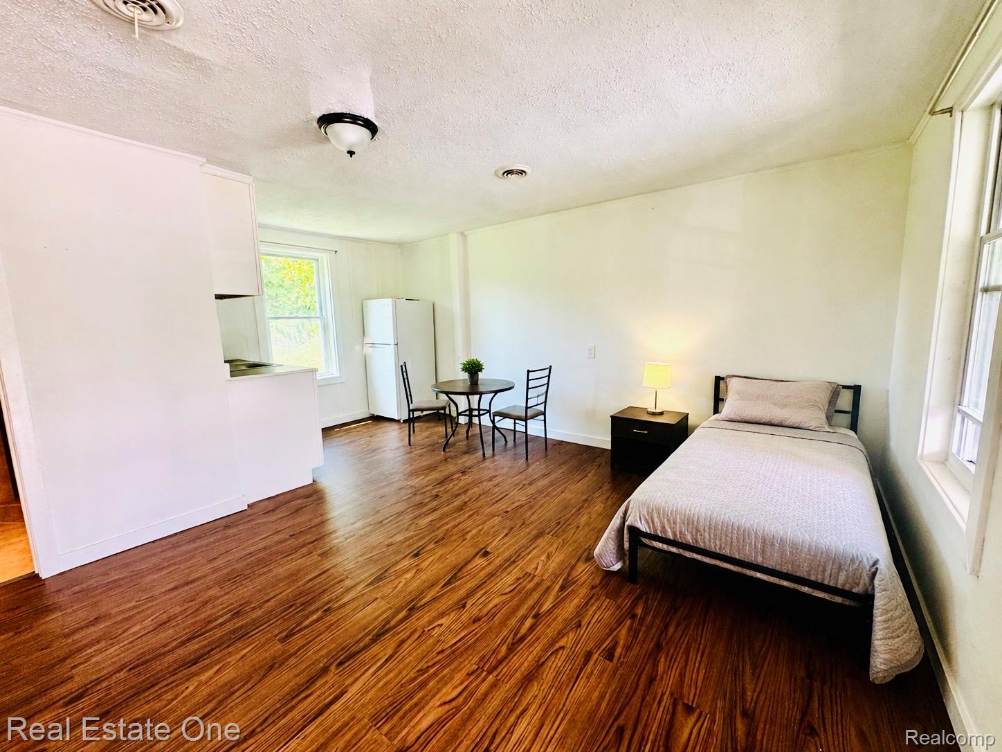 507 Lakeville Road Unit: 9