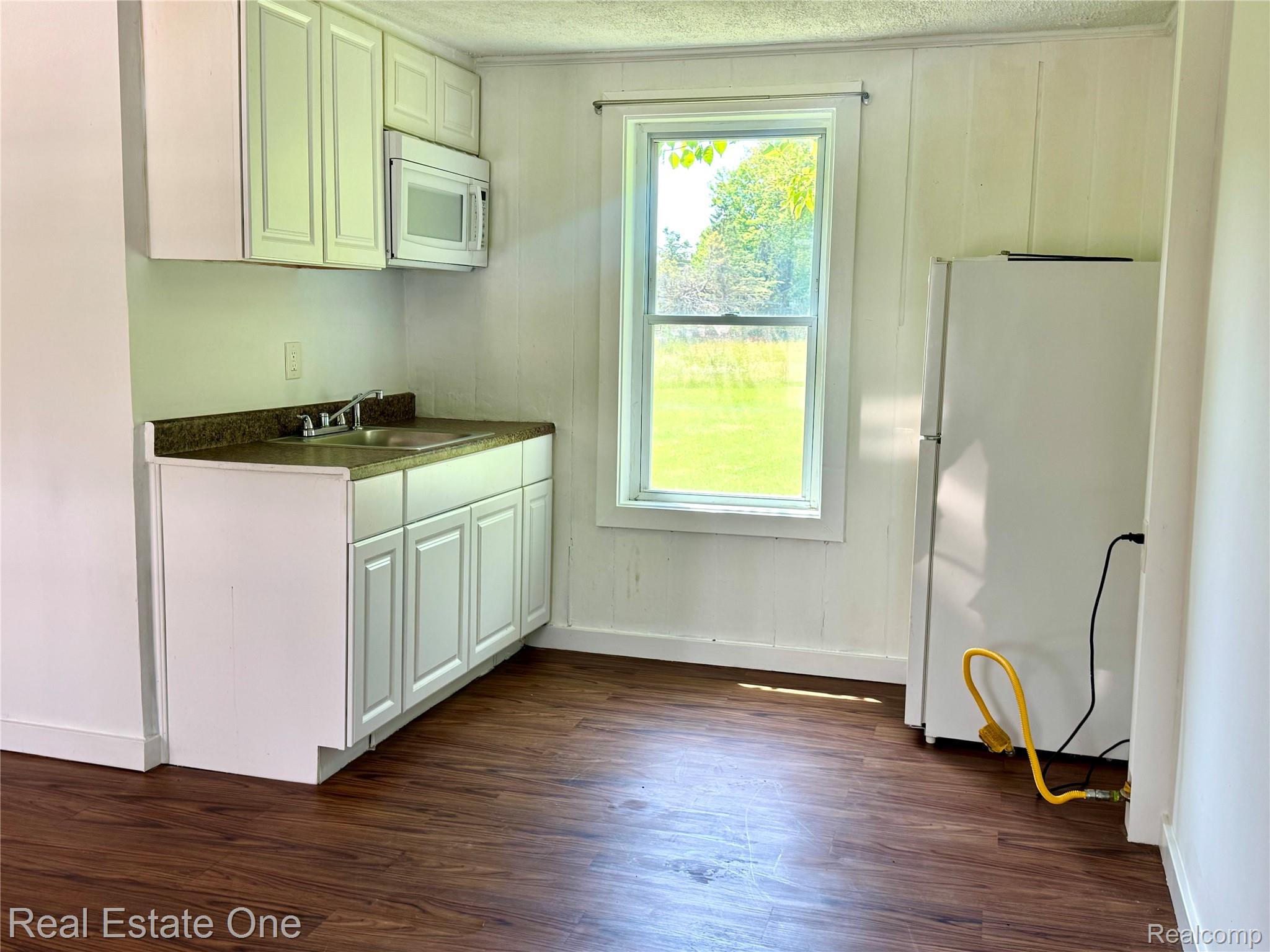 507 Lakeville Road Unit: 9