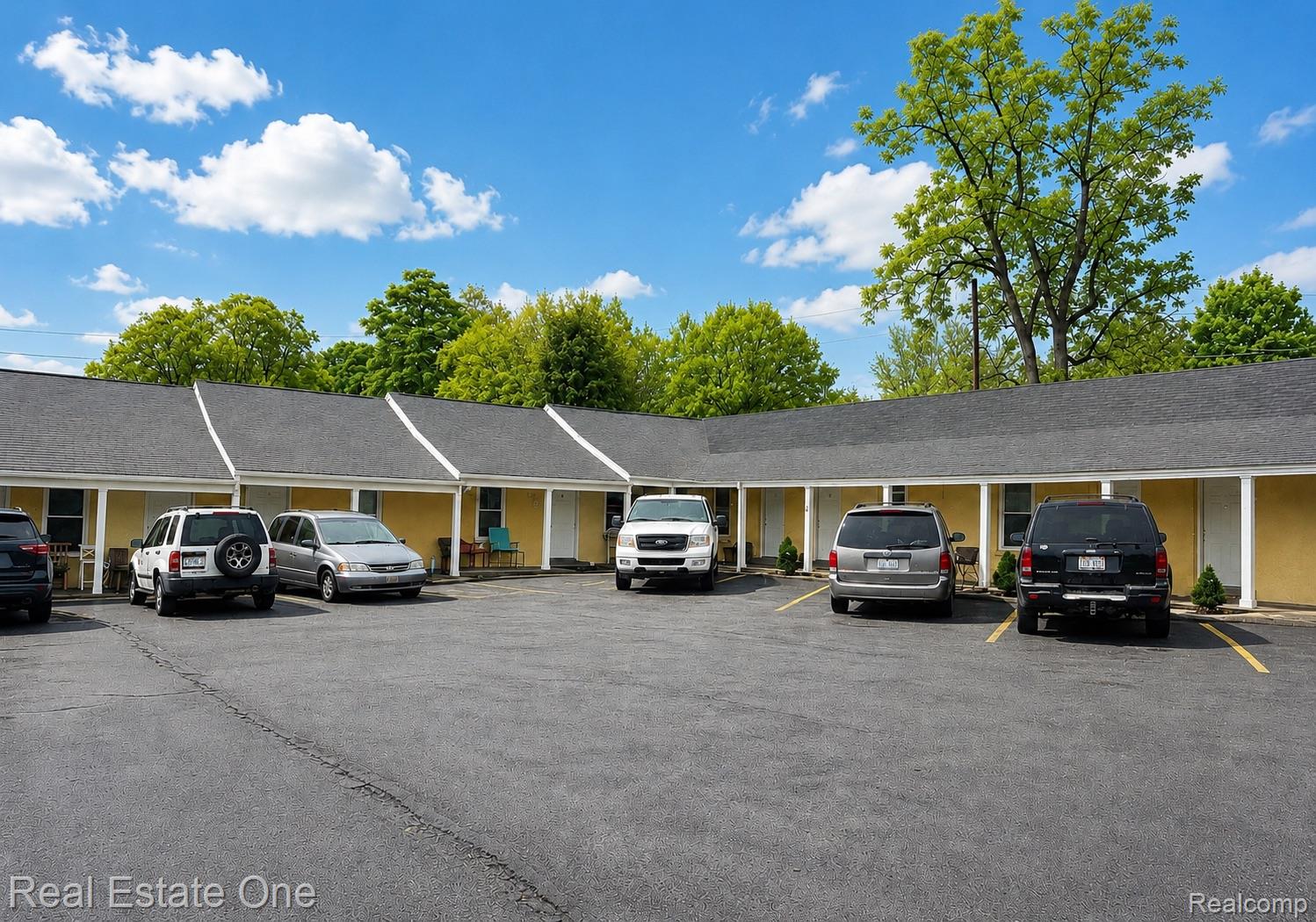507 Lakeville Road Unit: 9