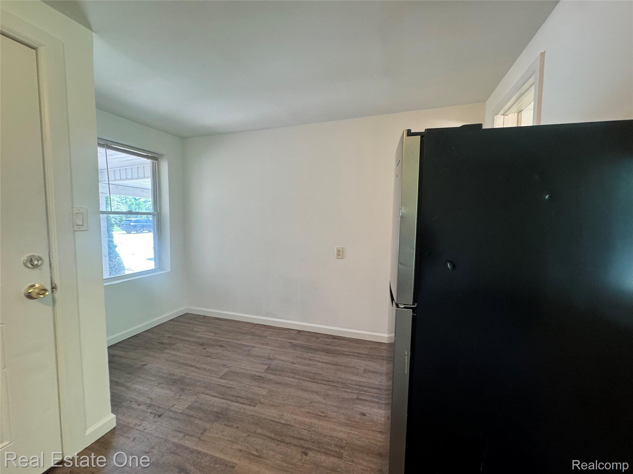 507 Lakeville Road Unit: 9