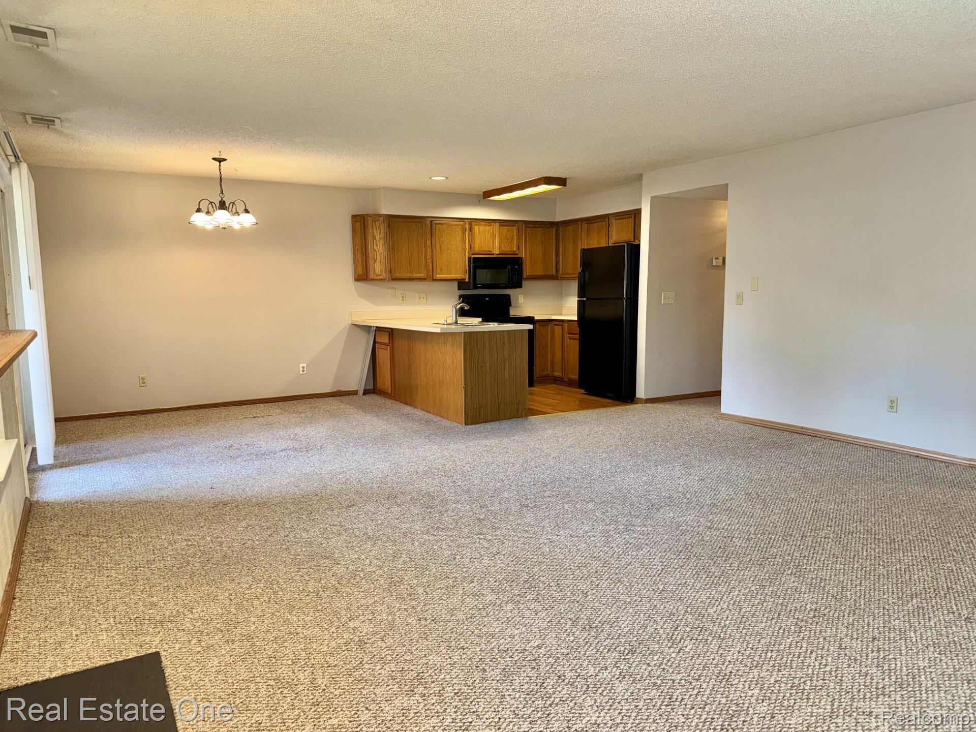 5096 Harbor Oak Drive Unit: 31
