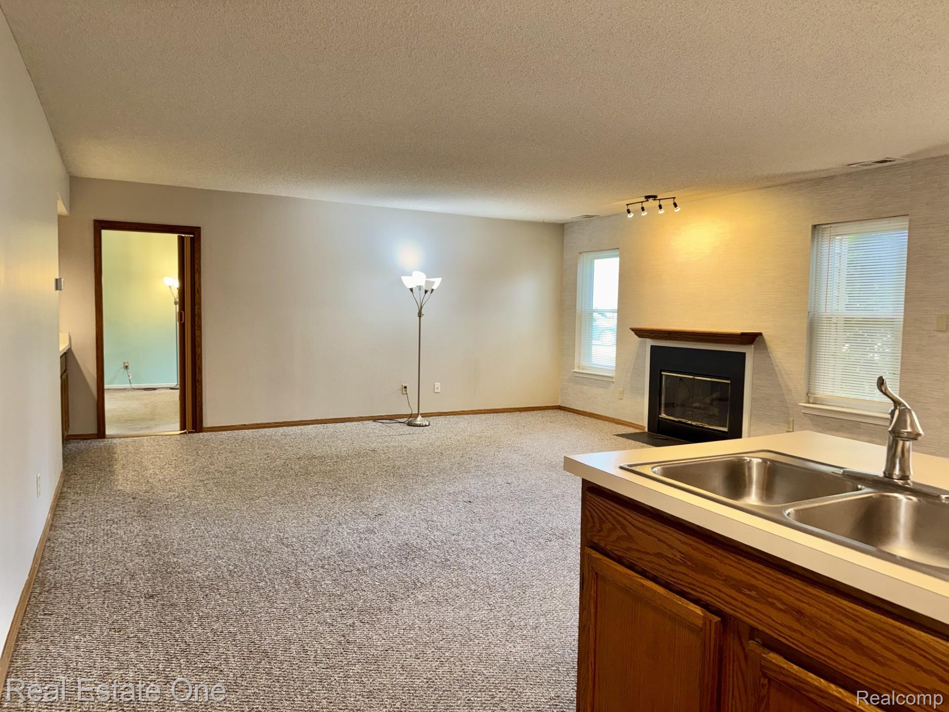 5096 Harbor Oak Drive Unit: 31