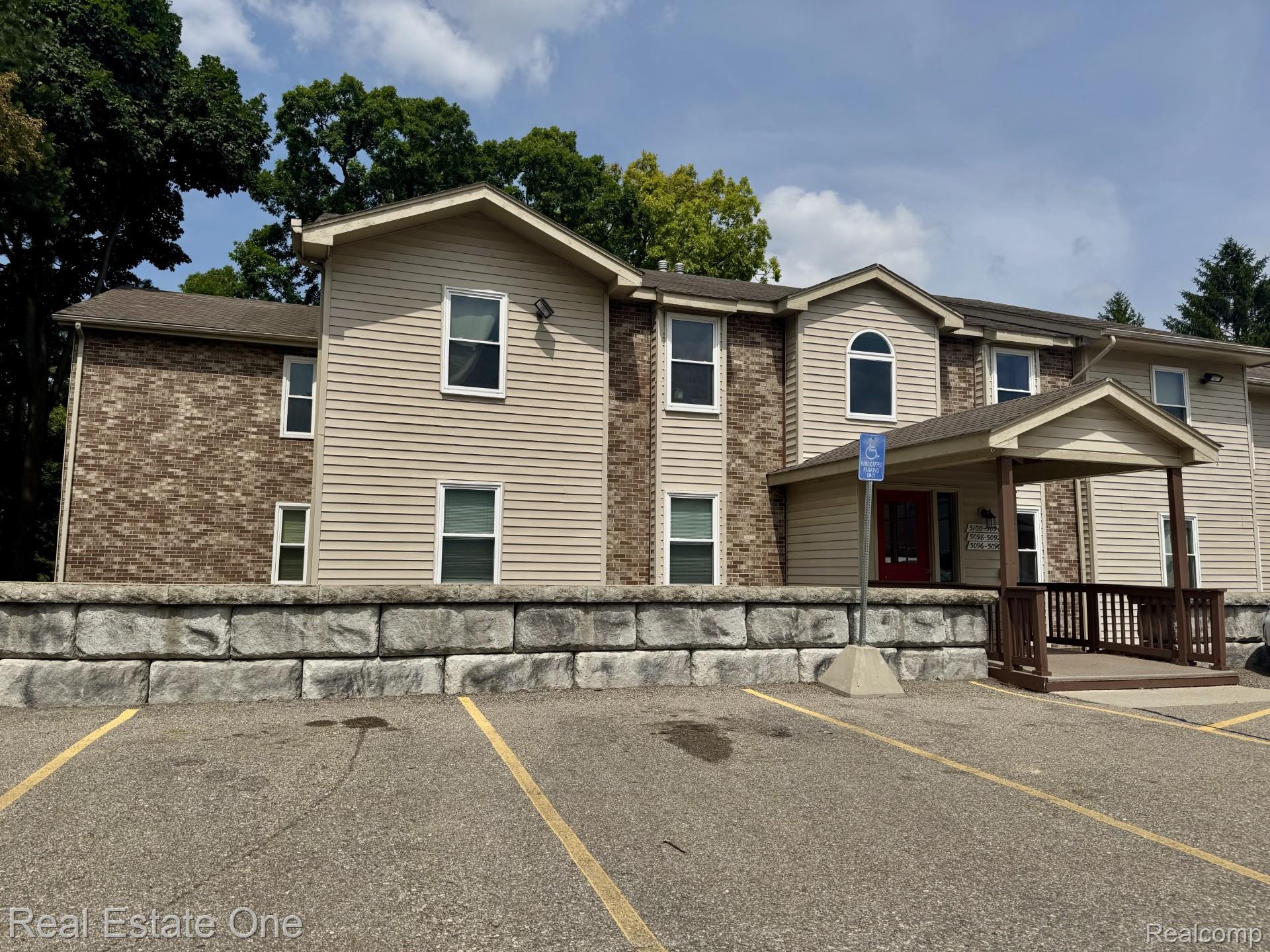 5096 Harbor Oak Drive Unit: 31