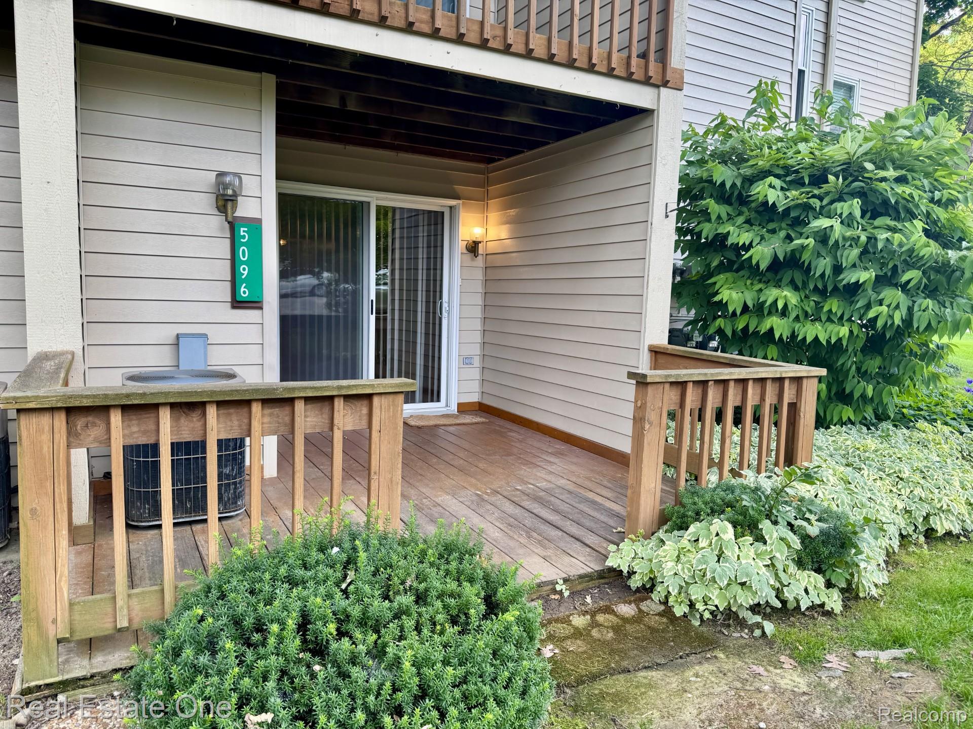 5096 Harbor Oak Drive Unit: 31