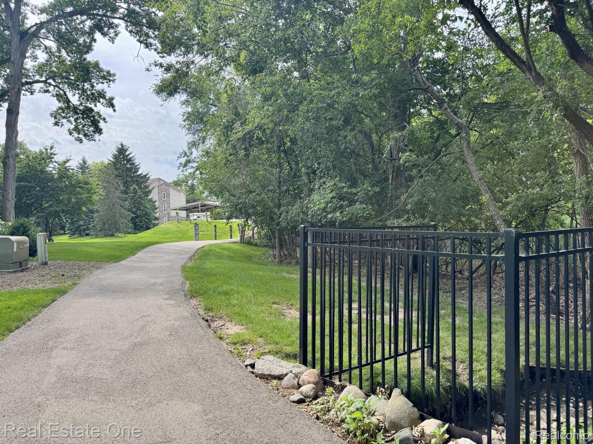 5096 Harbor Oak Drive Unit: 31