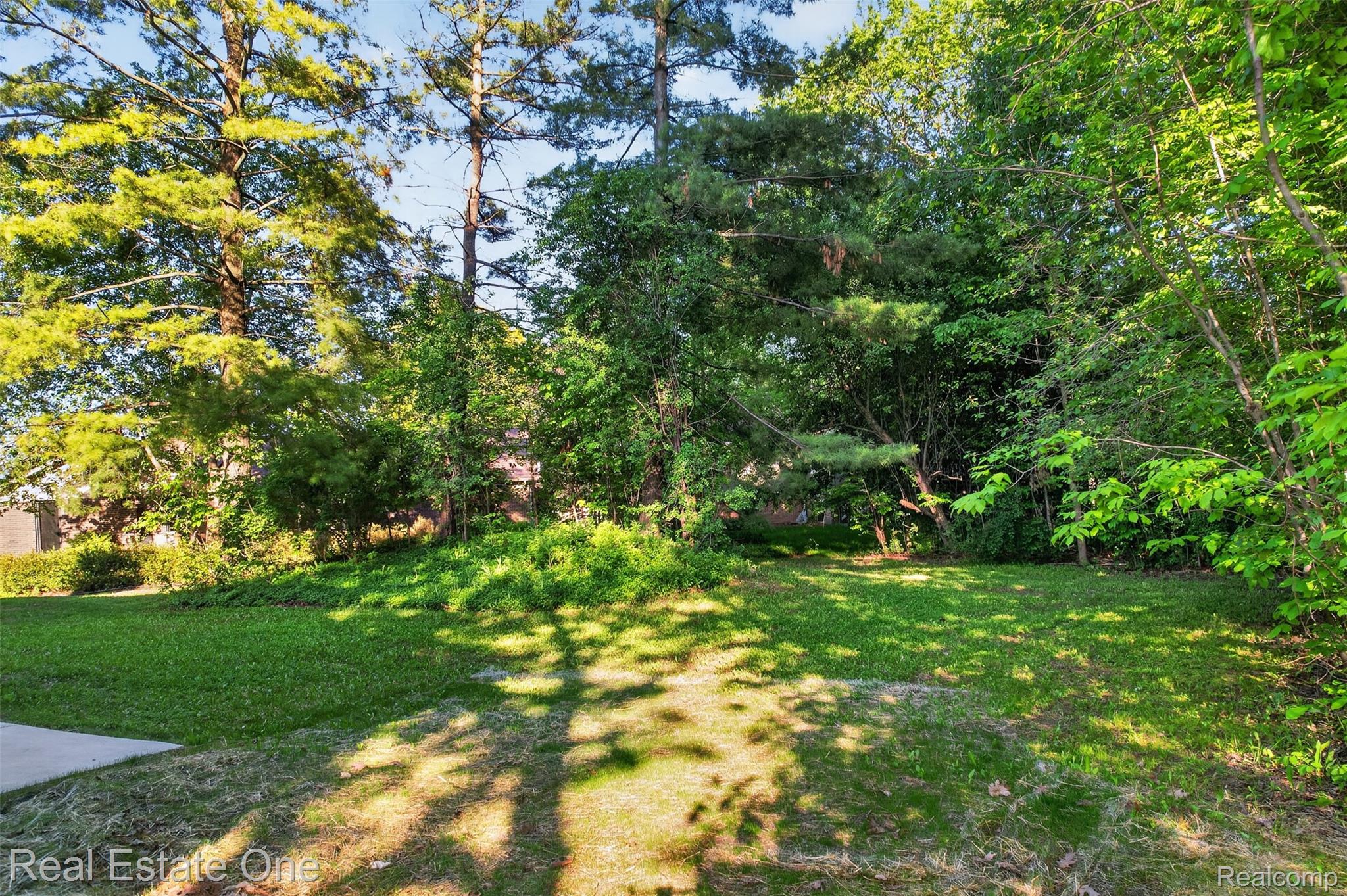 2141 Hickory Leaf Court N