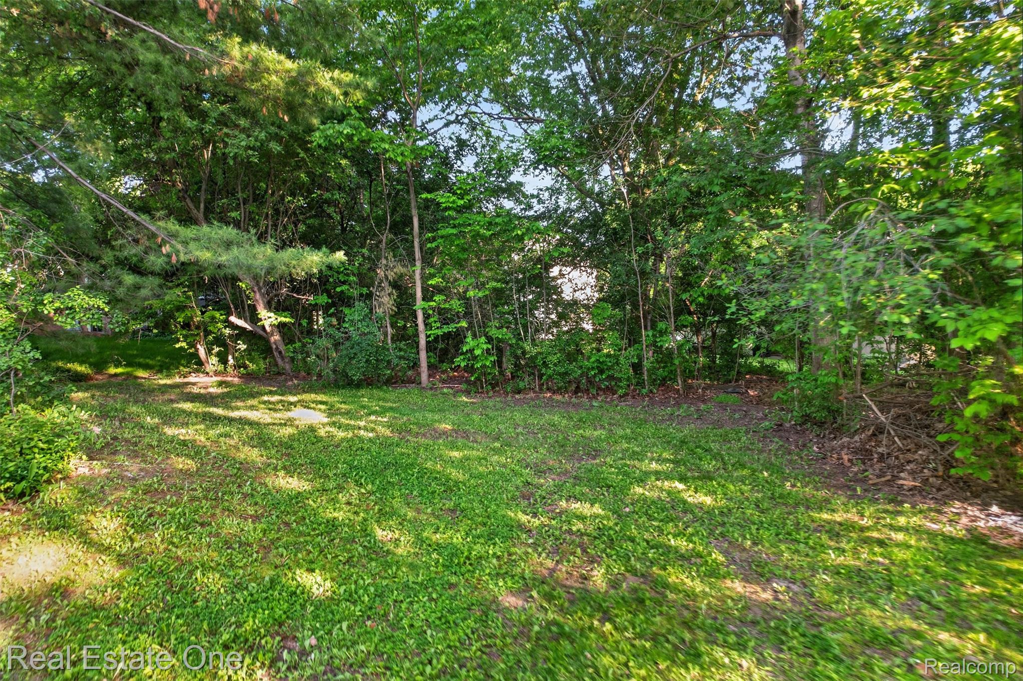 2141 Hickory Leaf Court N