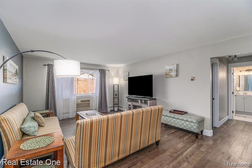 803 Plate Street Unit: 104