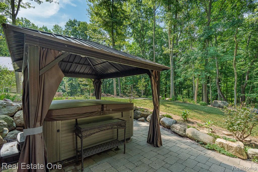 2691 Fox Cove