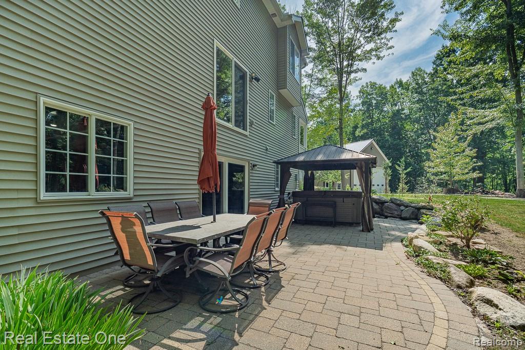 2691 Fox Cove