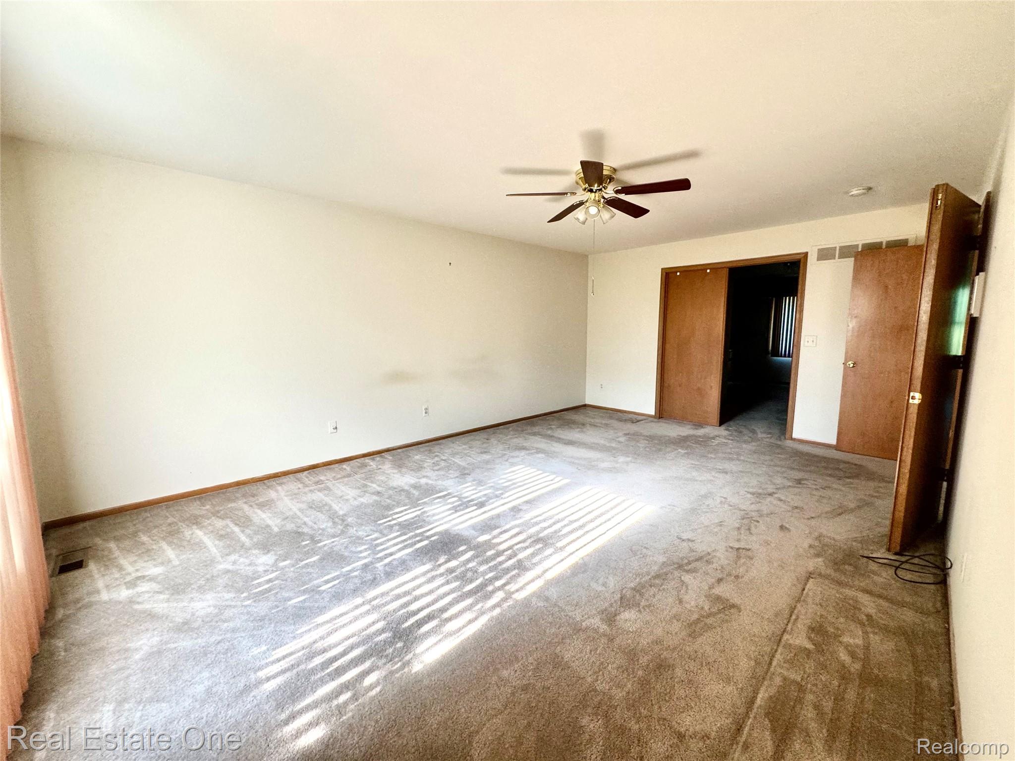 1752 White Water Drive
