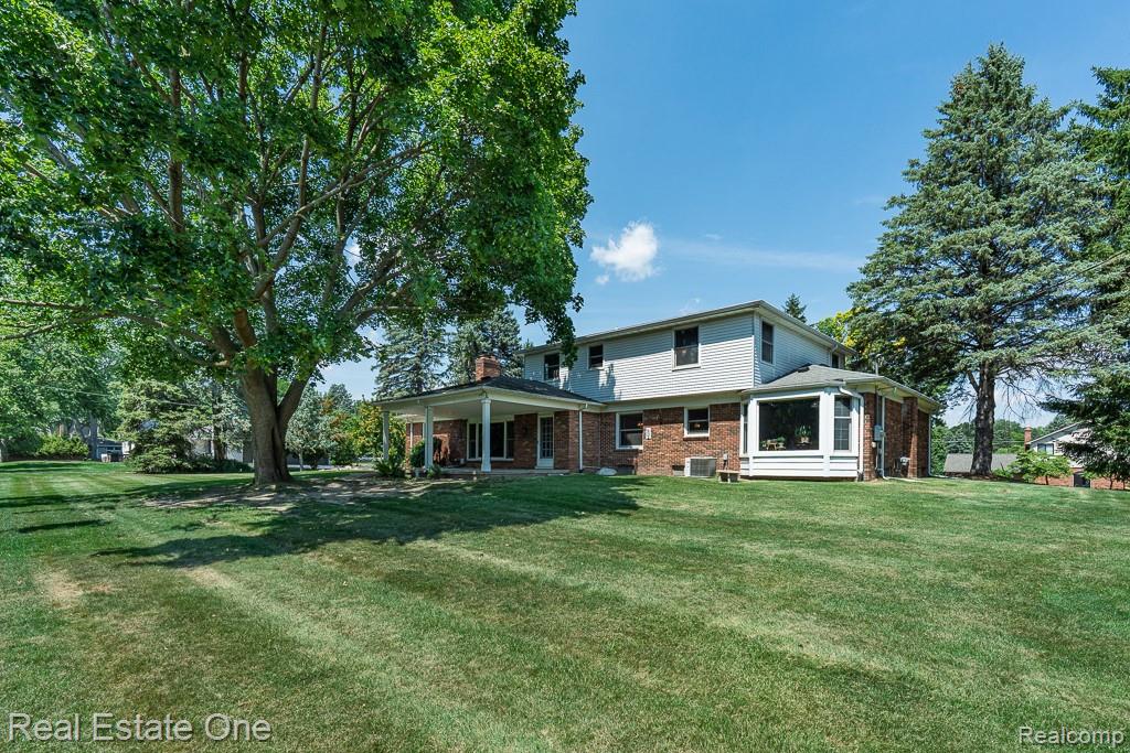 2633 New England Drive