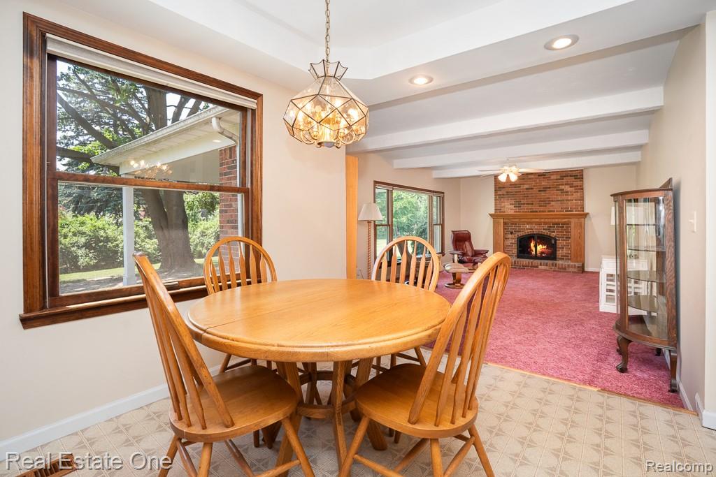 2633 New England Drive