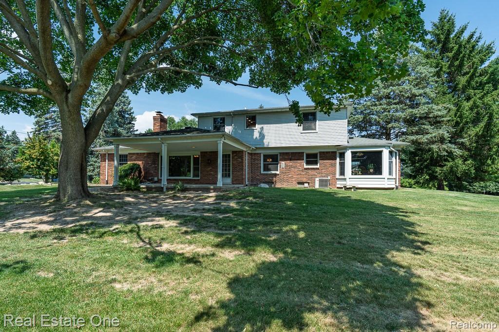 2633 New England Drive