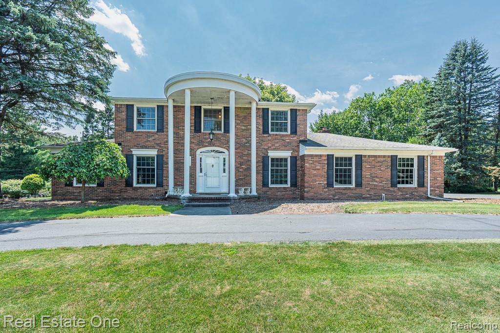 2633 New England Drive