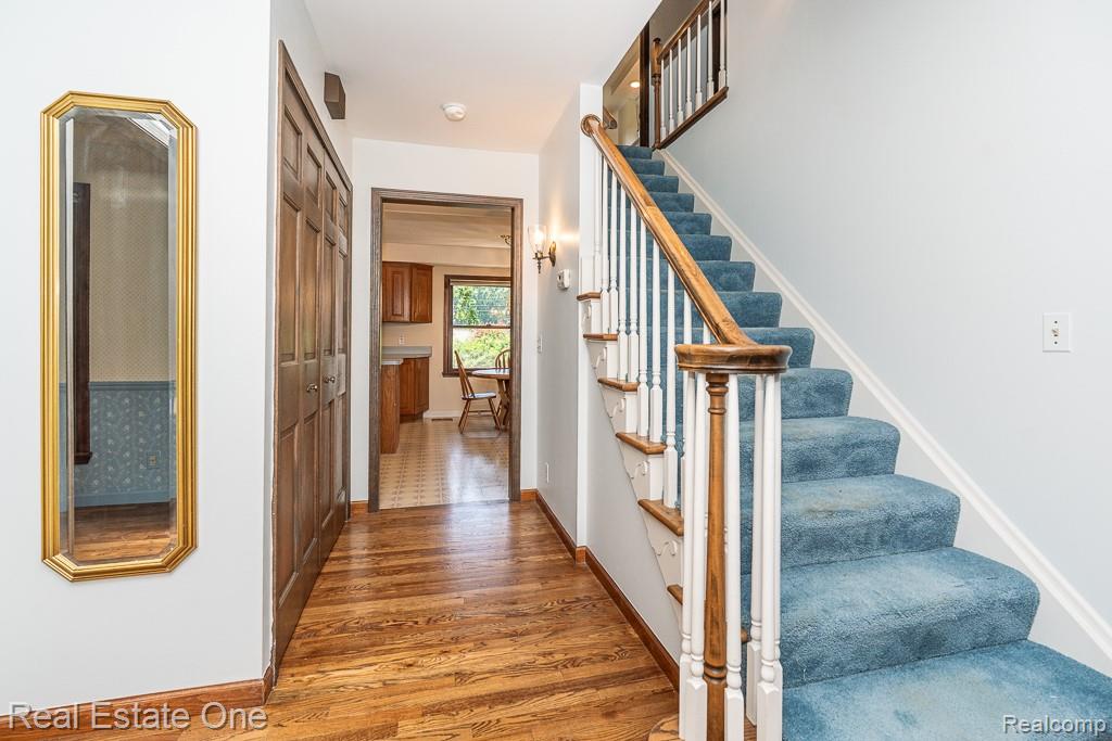 2633 New England Drive