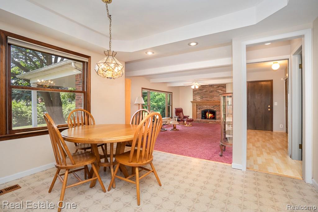 2633 New England Drive