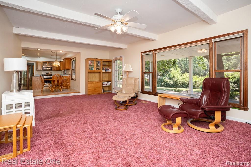 2633 New England Drive
