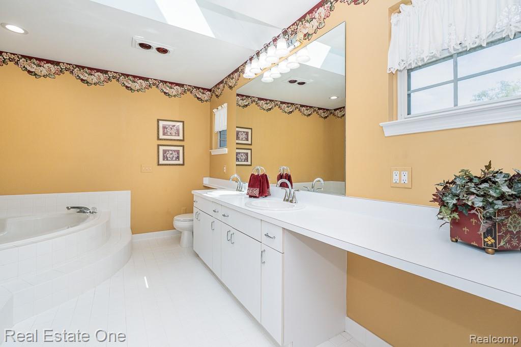 5936 Creekside Drive Unit: 87