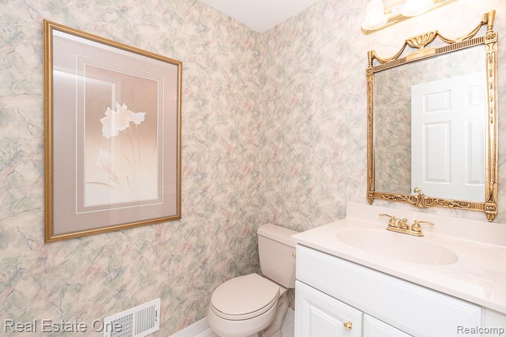 5936 Creekside Drive Unit: 87