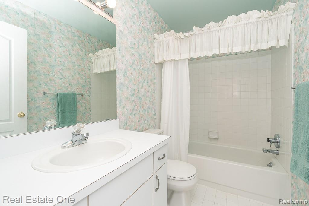 5936 Creekside Drive Unit: 87