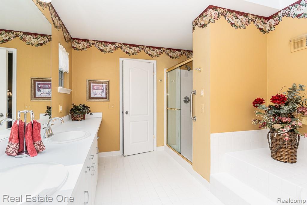 5936 Creekside Drive Unit: 87