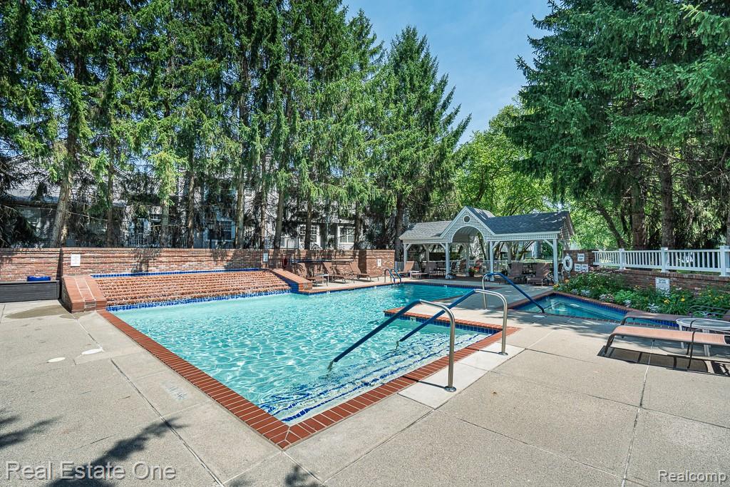 5936 Creekside Drive Unit: 87
