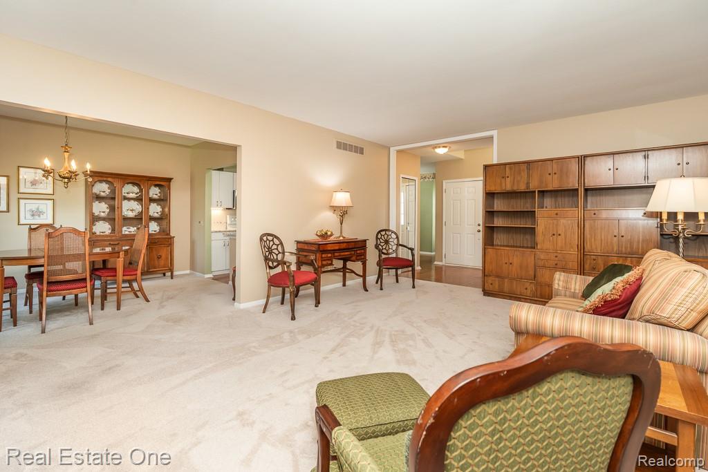 5936 Creekside Drive Unit: 87