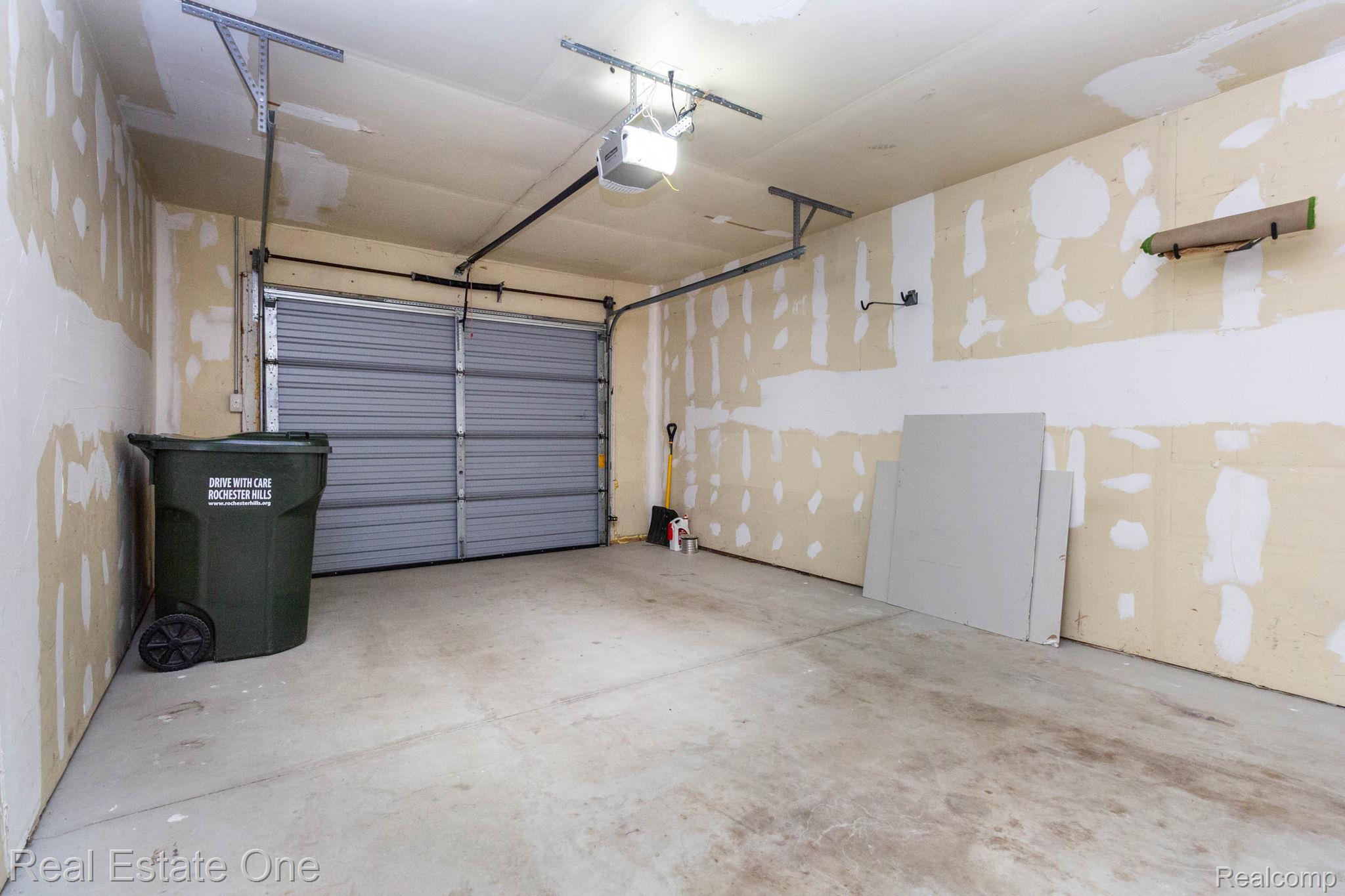 111 MANOR Way