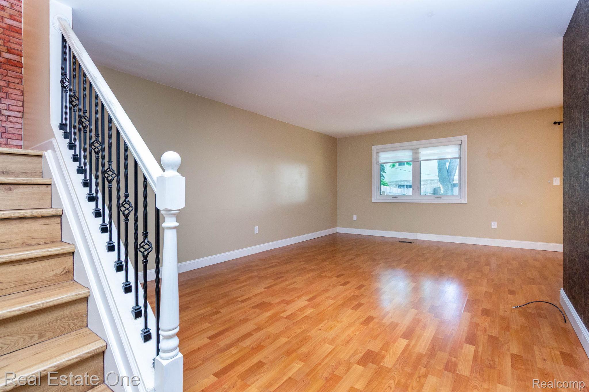 111 MANOR Way