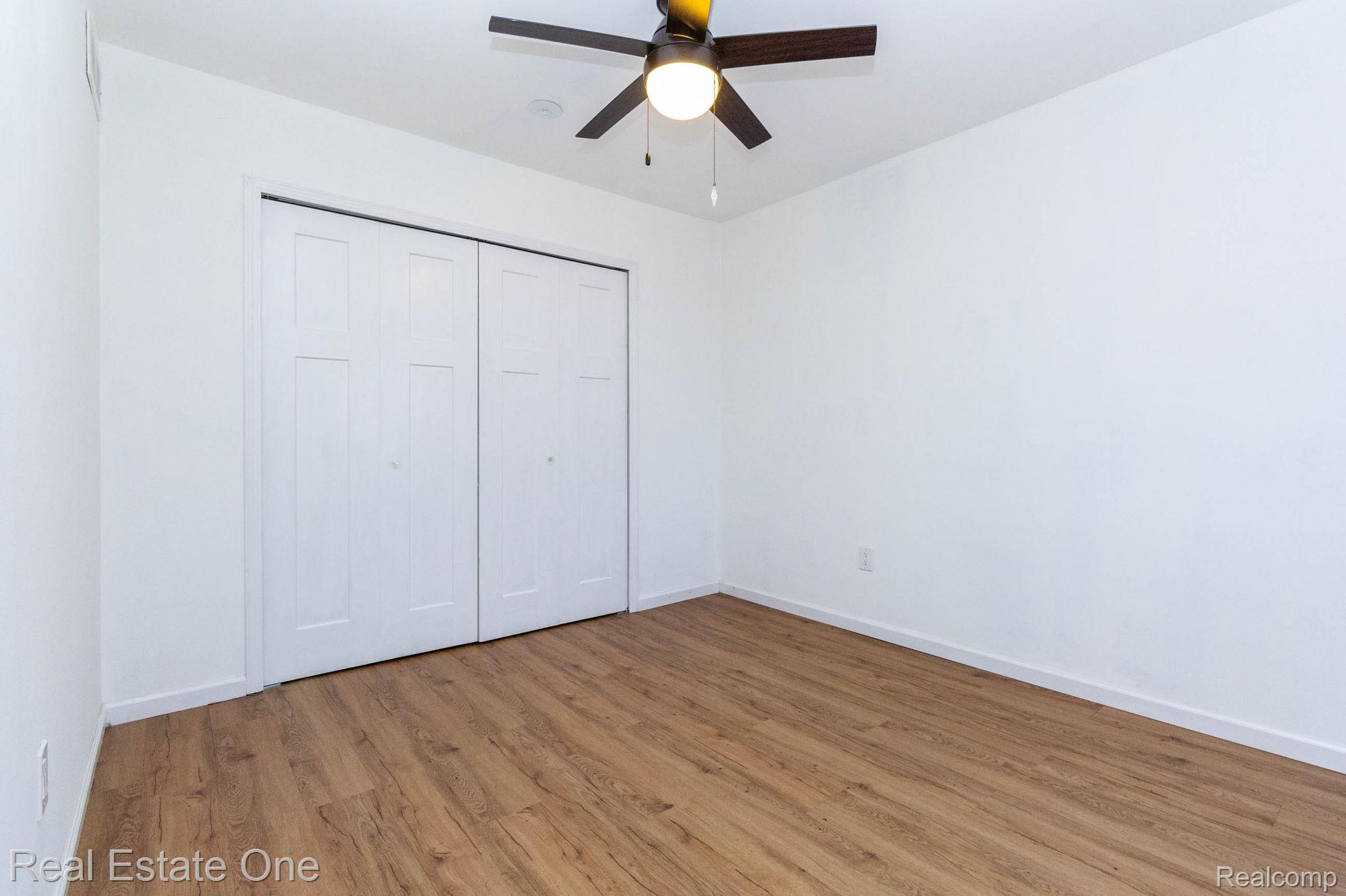 111 MANOR Way