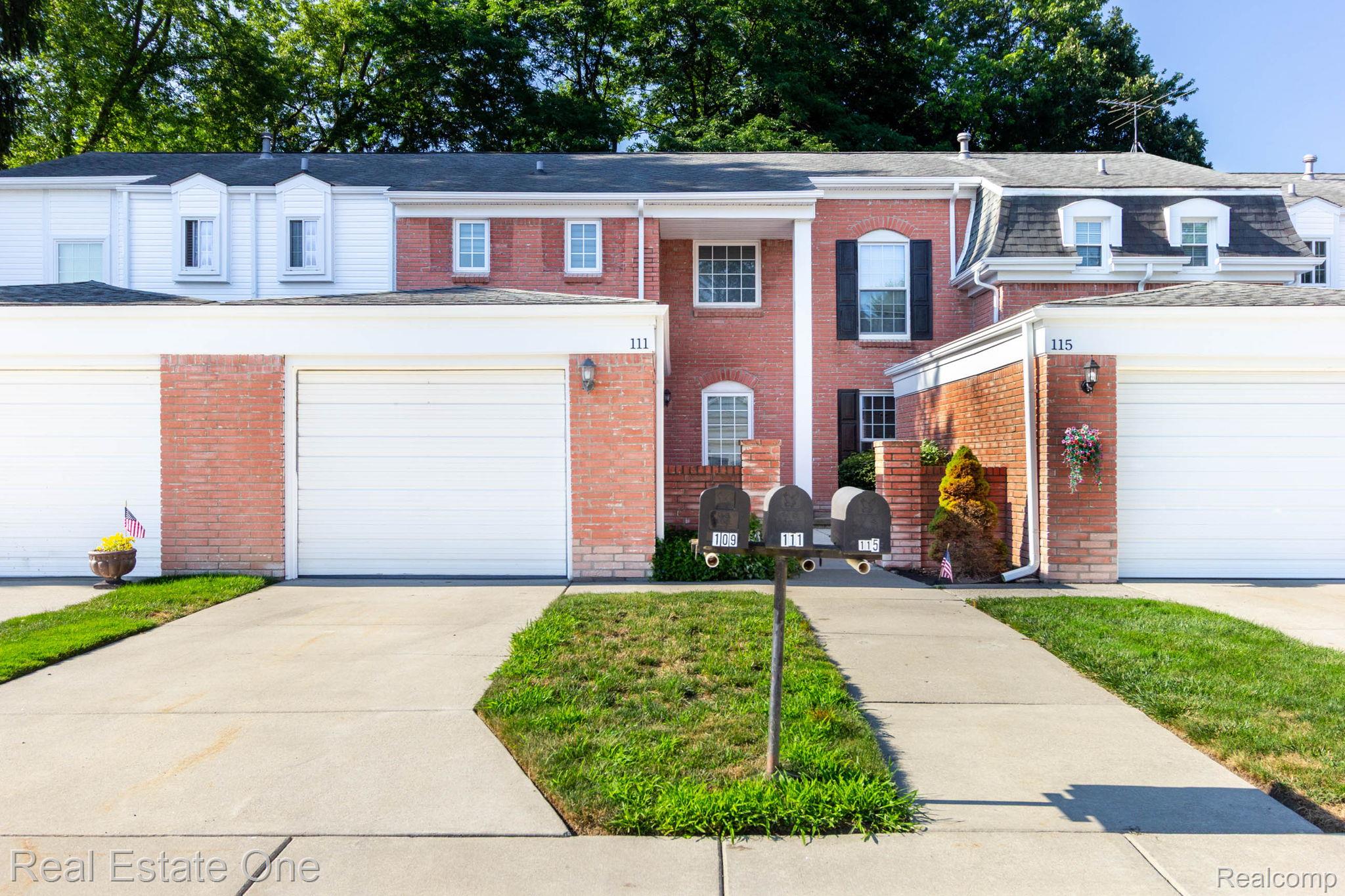 111 MANOR Way