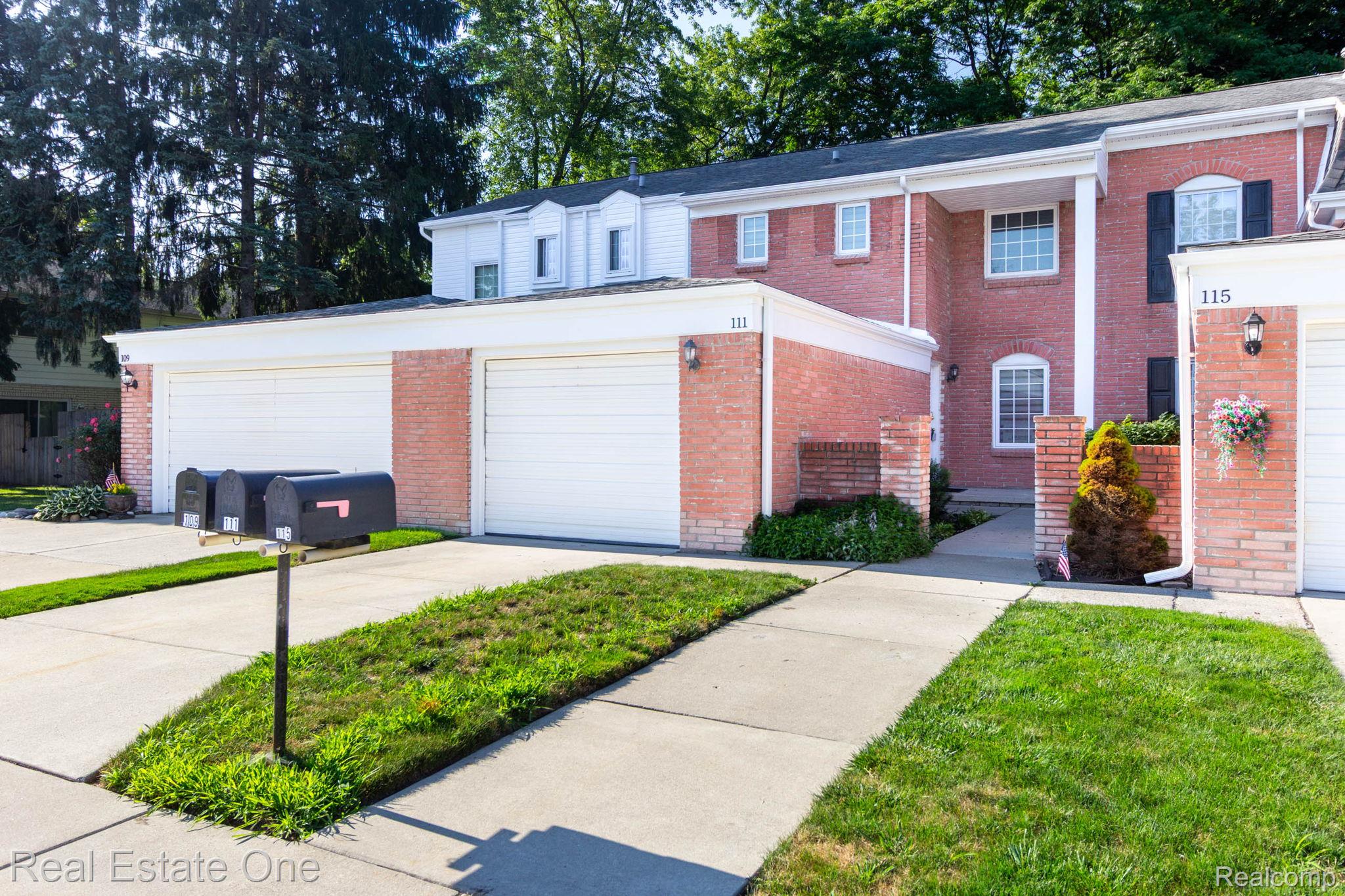 111 MANOR Way