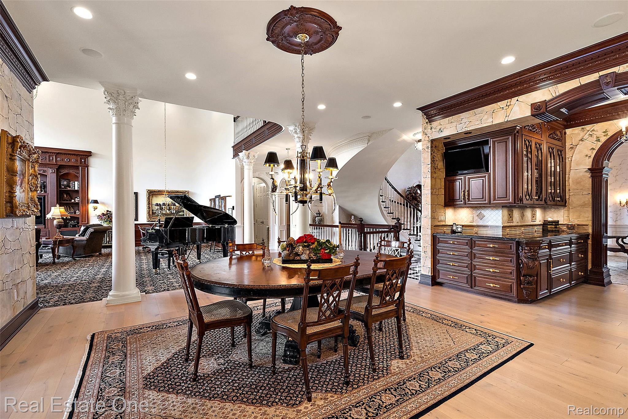 5250 Orchard Ridge Drive