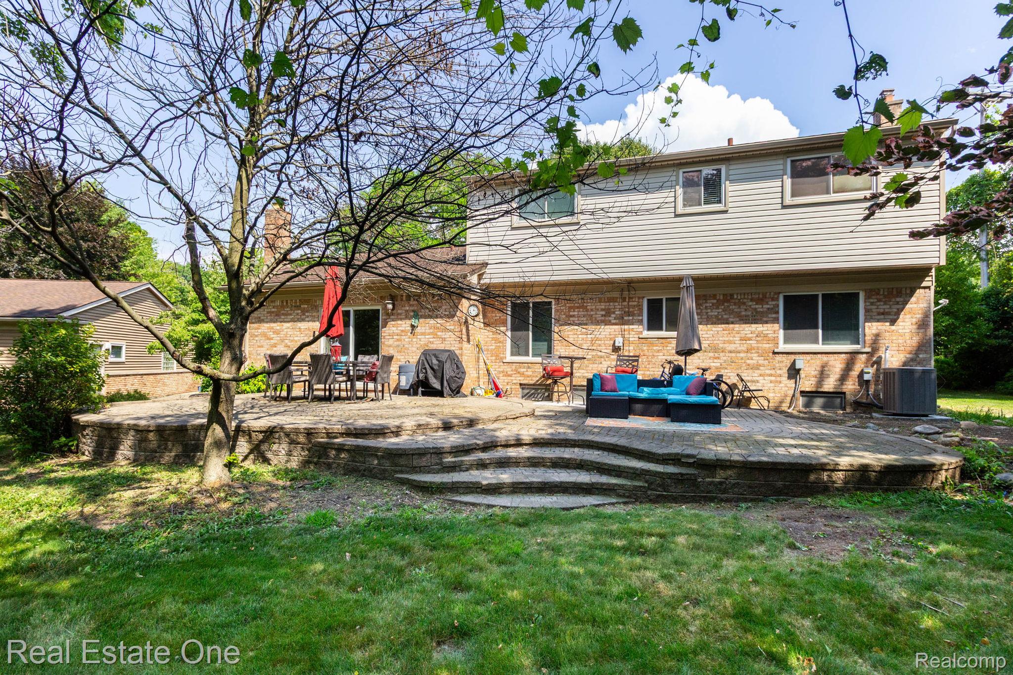 6011 Walker Drive