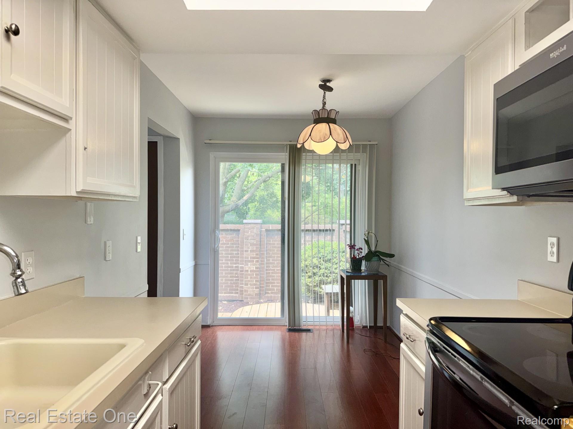 2963 Meadowbrook Drive
