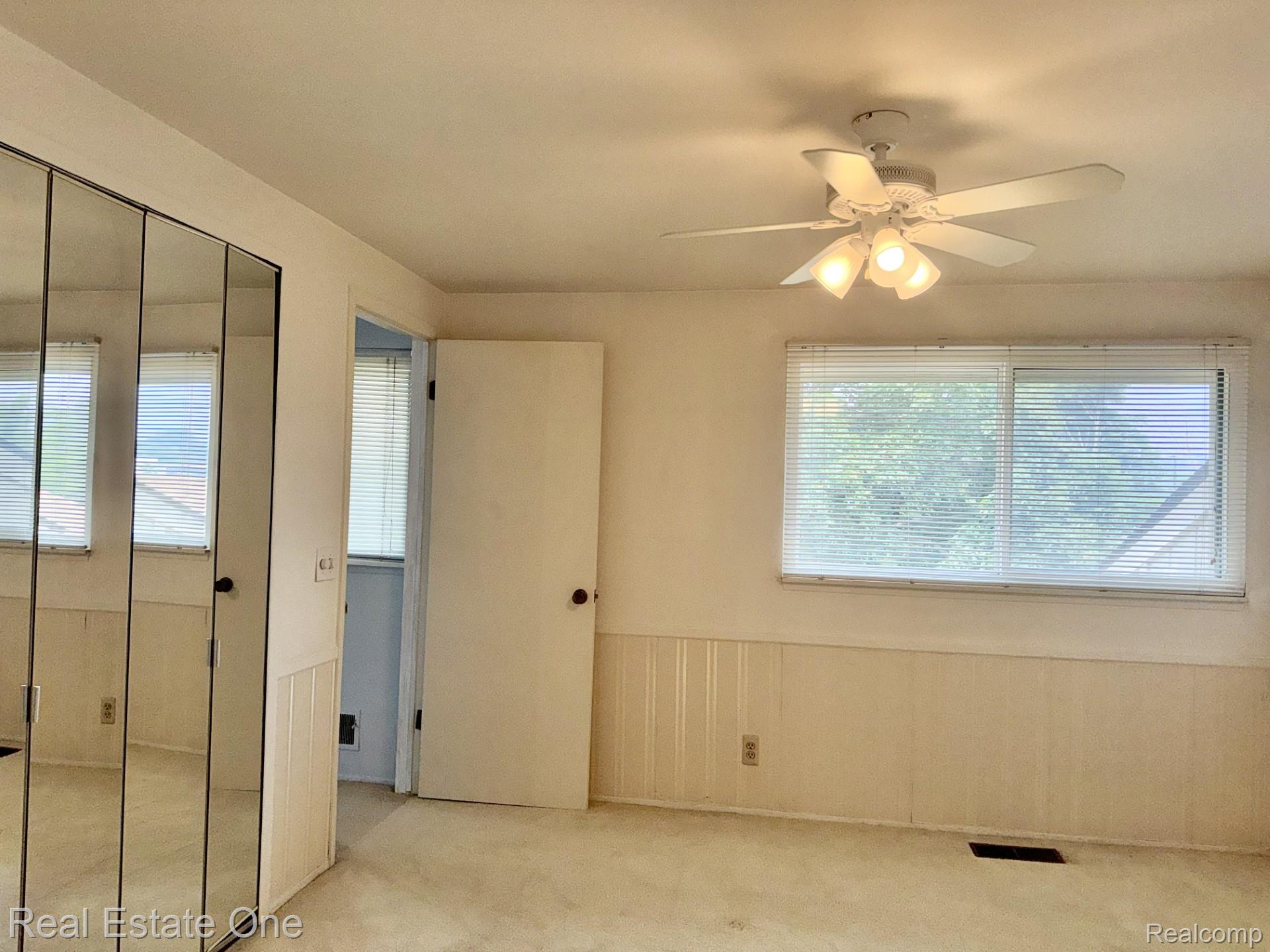 2963 Meadowbrook Drive